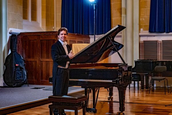 PIANO WONDER GRAND PIANO RECITAL